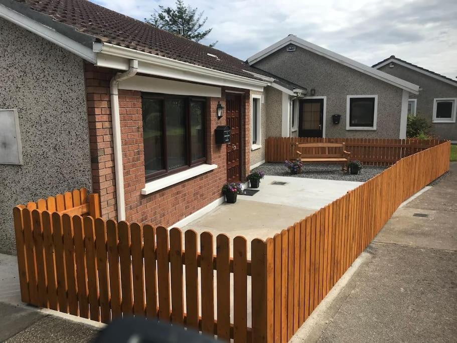 Harmony House Enclosed Property Near Beach And Lake Tramore Exterior foto